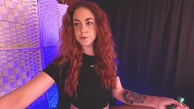 Snapshot of KayleyxEmily chatting on March 6, 2:18 pm KayleyxEmily online show from March 6, 2:18 pm