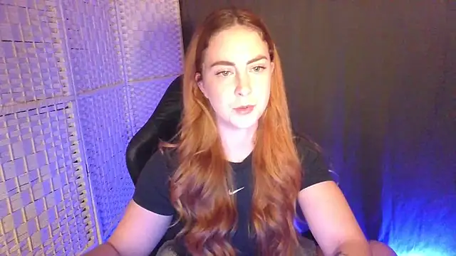 KayleyxEmily online show from March 2, 9:00 pm