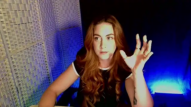 KayleyxEmily online show from March 28, 10:00 pm