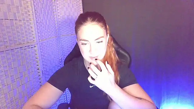 KayleyxEmily online show from November 12, 9:07 pm