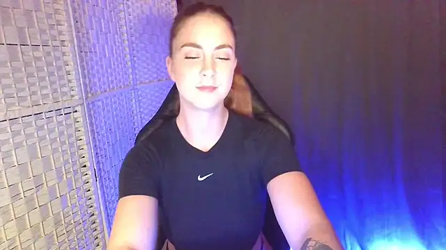 KayleyxEmily online show from November 3, 9:07 pm