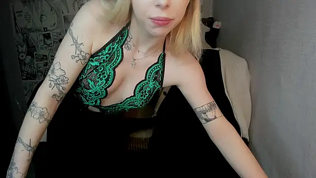 Martha Cameron online show from February 10, 2:30 am