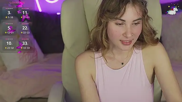 Snapshot of JennyyLuv chatting on November 1, 9:19 pm JennyyLuv online show from November 1, 9:19 pm