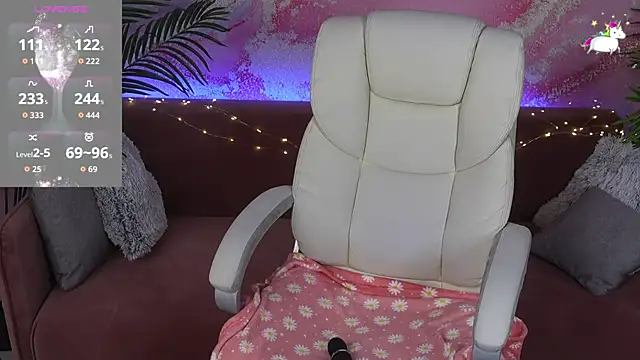 JennyyLuv online show from April 21, 7:20 pm