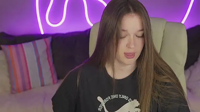 DonnaLustt online show from November 17, 2:32 pm