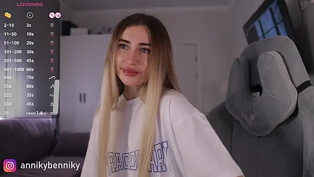 Coconutkittyy online show from December 26, 7:16 pm