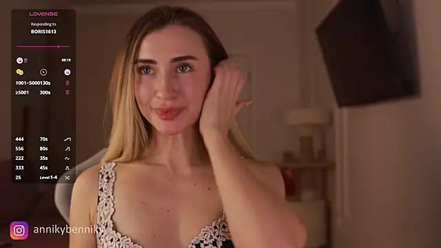 Coconutkittyy online show from March 8, 12:11 am