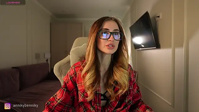 Coconutkittyy online show from October 6, 4:41 pm