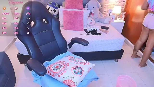 Snapshot of italy___boobs chatting on November 10, 12:59 am italy boobs online show from November 10, 12:59 am