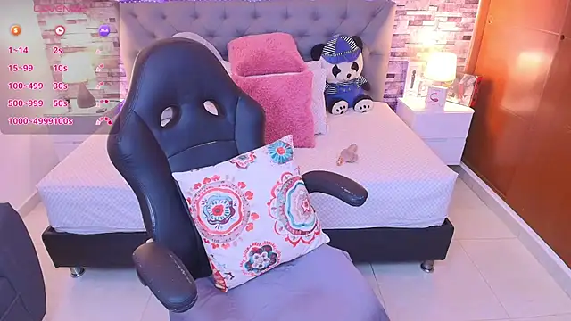 Snapshot of italy___boobs chatting on November 14, 11:03 am italy boobs online show from November 14, 11:03 am