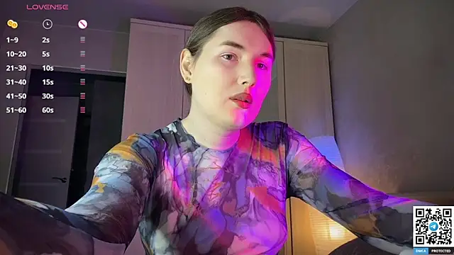 Maria Bowie online show from March 28, 8:04 am