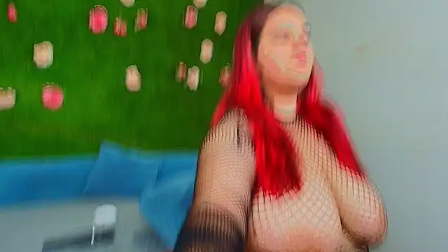 Huge Titties  online show from July 19, 6:59 pm