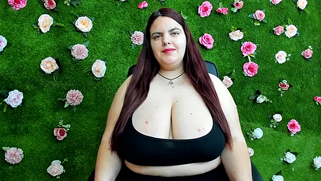 Snapshot of Huge_Titties_ chatting on March 1, 5:09 am Huge Titties online show from March 1, 5:09 am