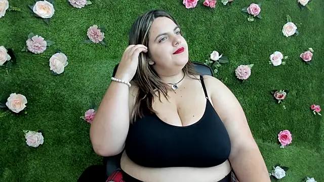 Snapshot of Huge_Titties_ chatting on September 23, 7:10 pm Huge Titties online show from September 23, 7:10 pm