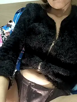 Snapshot of Rhythm_Rhyme chatting on December 14, 8:18 pm Rhythm Rhyme online show from December 14, 8:18 pm