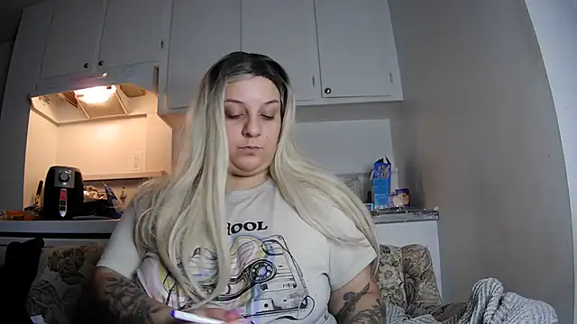 Lilithsincity online show from December 3, 4:10 am