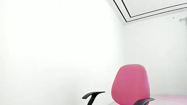Snapshot of Anniie_grey chatting on March 22, 4:58 pm Anniie grey online show from March 22, 4:58 pm