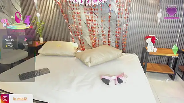 julietha taylor online show from February 6, 4:19 am