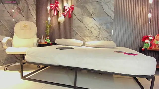 julietha taylor online show from December 16, 3:22 am