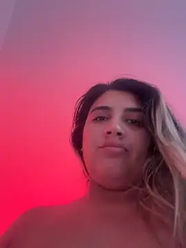 Snapshot of julietha_taylor chatting on June 6, 12:10 pm julietha taylor online show from June 6, 12:10 pm