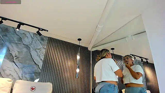 julietha taylor online show from November 21, 2:10 am