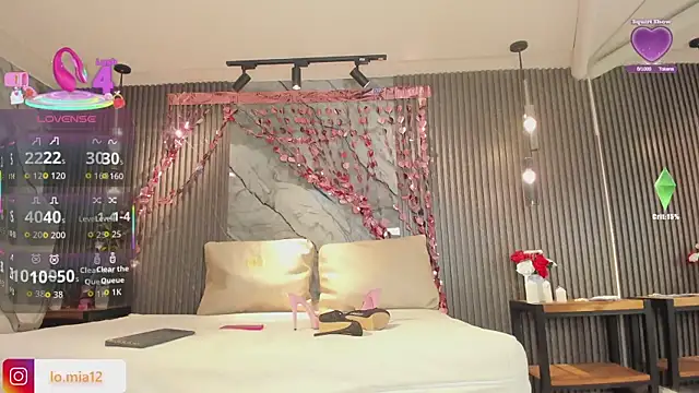 julietha taylor online show from February 11, 1:49 am