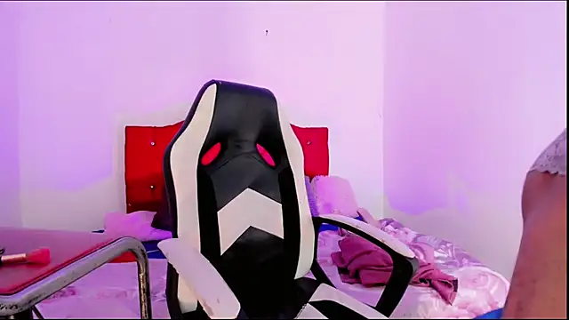 Gabyqueen70 online show from March 16, 3:25 am