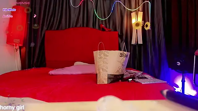 Snapshot of Gabyqueen70 chatting on February 17, 3:04 am Gabyqueen70 online show from February 17, 3:04 am