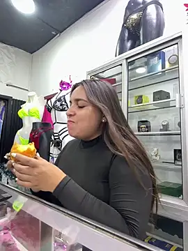 Snapshot of sofiafantasy chatting on January 7, 1:54 am sofiafantasy online show from January 7, 1:54 am