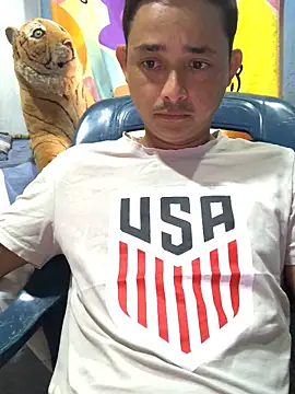 isacalejandroo online show from March 9, 8:42 pm