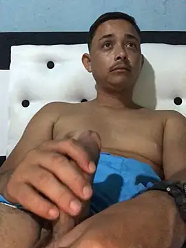 isacalejandroo online show from February 11, 3:40 am