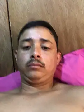 isacalejandroo online show from March 4, 2:42 pm