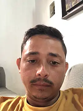 isacalejandroo online show from January 9, 2:46 pm