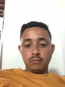 isacalejandroo online show from September 18, 10:35 pm