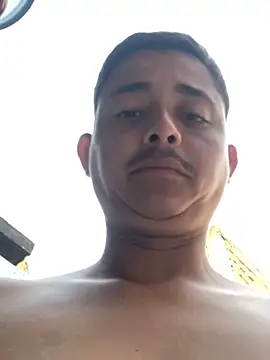 isacalejandroo online show from February 28, 10:17 pm