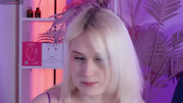 tiffannyjons online show from February 19, 6:05 pm