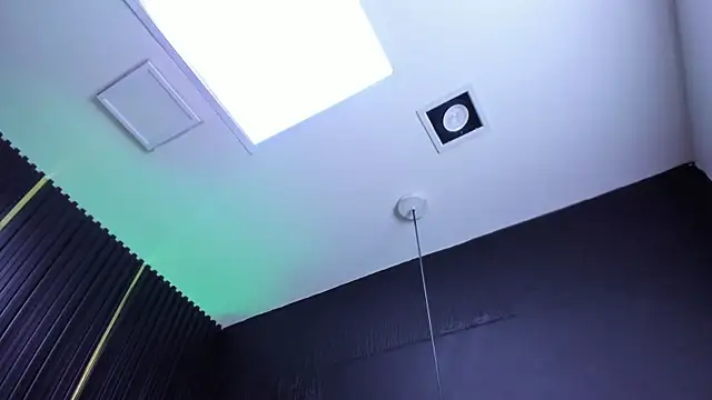 AndyBlake  online show from March 5, 3:18 am