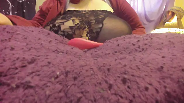 Snapshot of Alli_Kat chatting on February 24, 9:30 pm Alli Kat online show from February 24, 9:30 pm