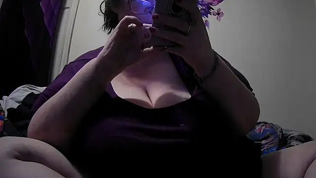 Snapshot of Alli_Kat chatting on November 8, 7:34 am Alli Kat online show from November 8, 7:34 am