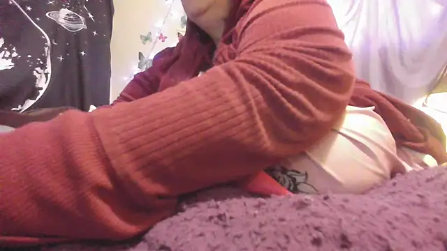 Snapshot of Alli_Kat chatting on March 2, 10:34 pm Alli Kat online show from March 2, 10:34 pm