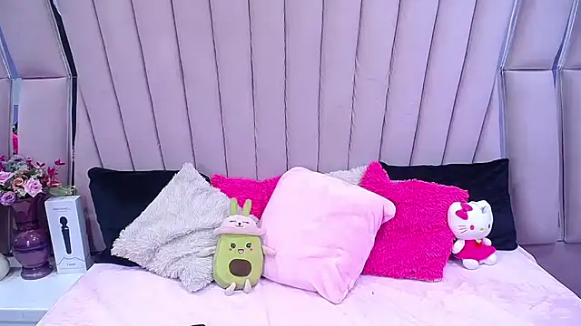 nathalia pink online show from November 6, 8:46 pm