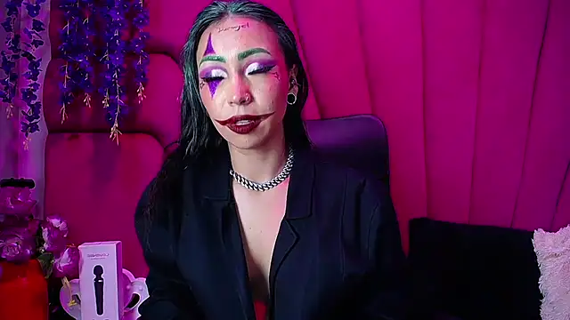 nathalia pink online show from October 18, 4:20 pm