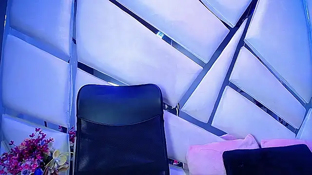 nathalia pink online show from March 20, 3:51 am