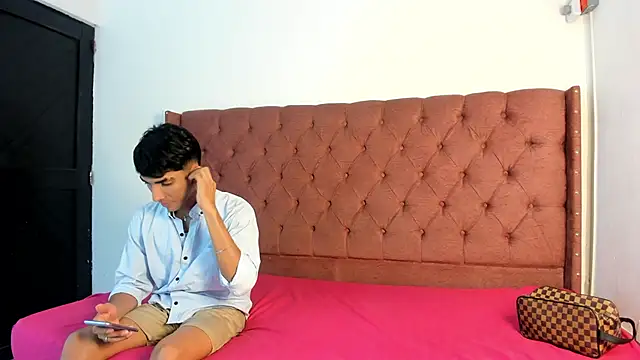 Snapshot of boys_yourparty chatting on October 13, 1:02 pm boys yourparty online show from October 13, 1:02 pm