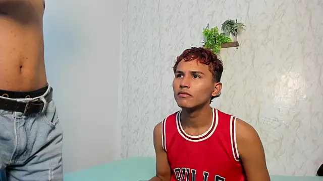 boys yourparty online show from March 29, 1:07 am