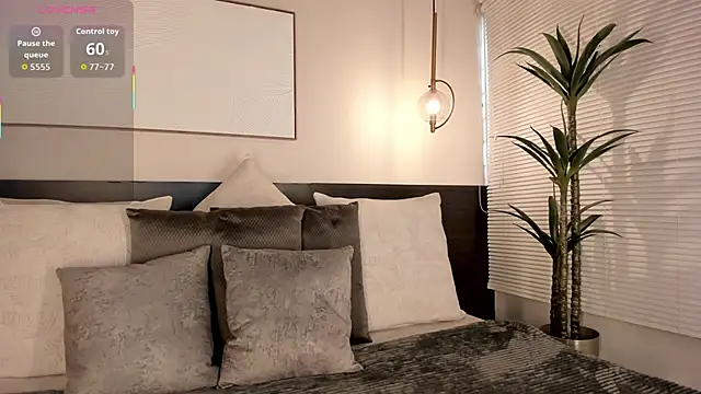 SophieBlake online show from November 14, 5:05 pm