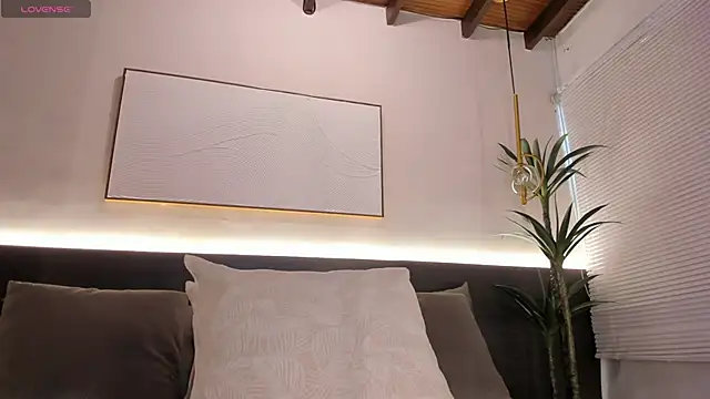 Snapshot of SophieBlake chatting on February 18, 8:14 pm SophieBlake online show from February 18, 8:14 pm
