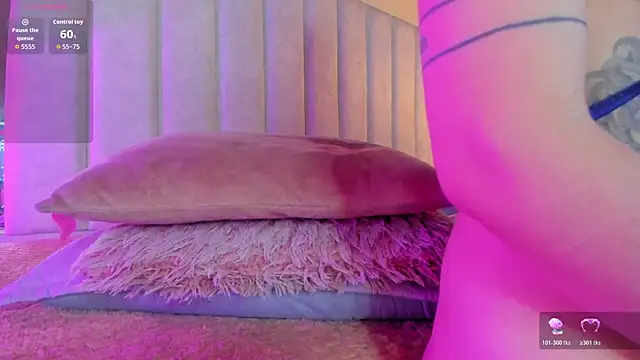 Snapshot of lil_hanna18 chatting on November 15, 8:57 pm lil hanna18 online show from November 15, 8:57 pm