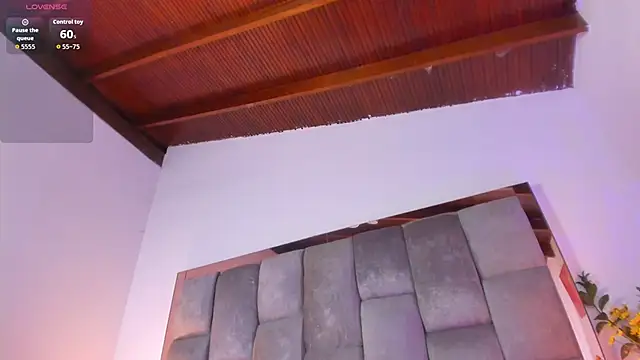 Snapshot of lil_hanna18 chatting on November 29, 11:43 am lil hanna18 online show from November 29, 11:43 am