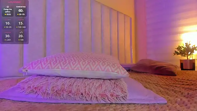 Snapshot of lil_hanna18 chatting on November 19, 10:37 am lil hanna18 online show from November 19, 10:37 am